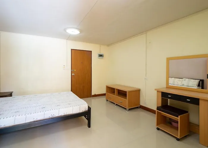 Oyo 1071 Baan Tevej Bangkok
