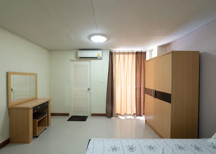 Oyo 1071 Baan Tevej Hotel Bangkok